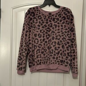 NWOT woman’s cheetah sweatshirt
